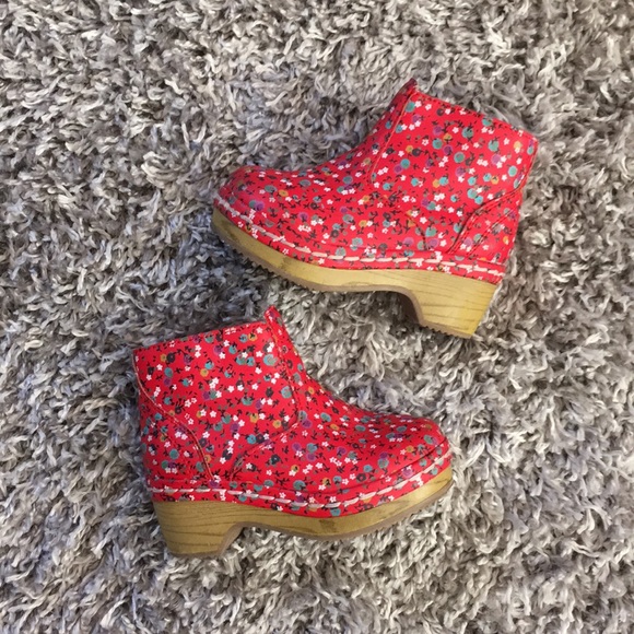 OshKosh B'gosh Other - Oshkosh B’Gosh Genuine kids clogs